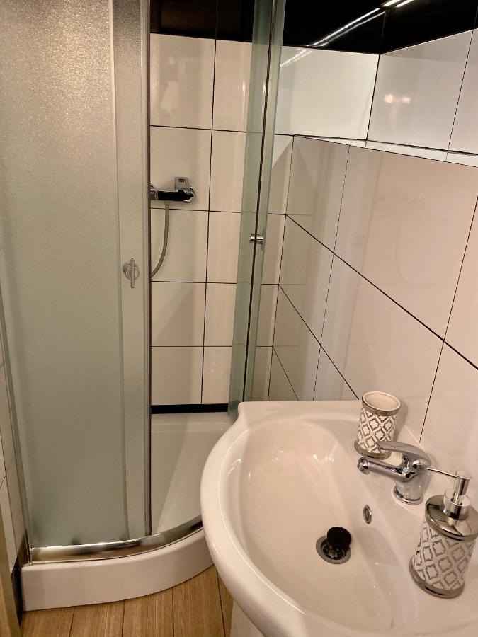 Pokoje Goscinne Gniezno Esterno foto