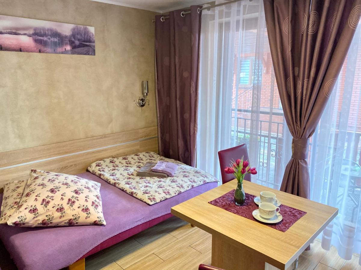 Pokoje Goscinne Gniezno Esterno foto