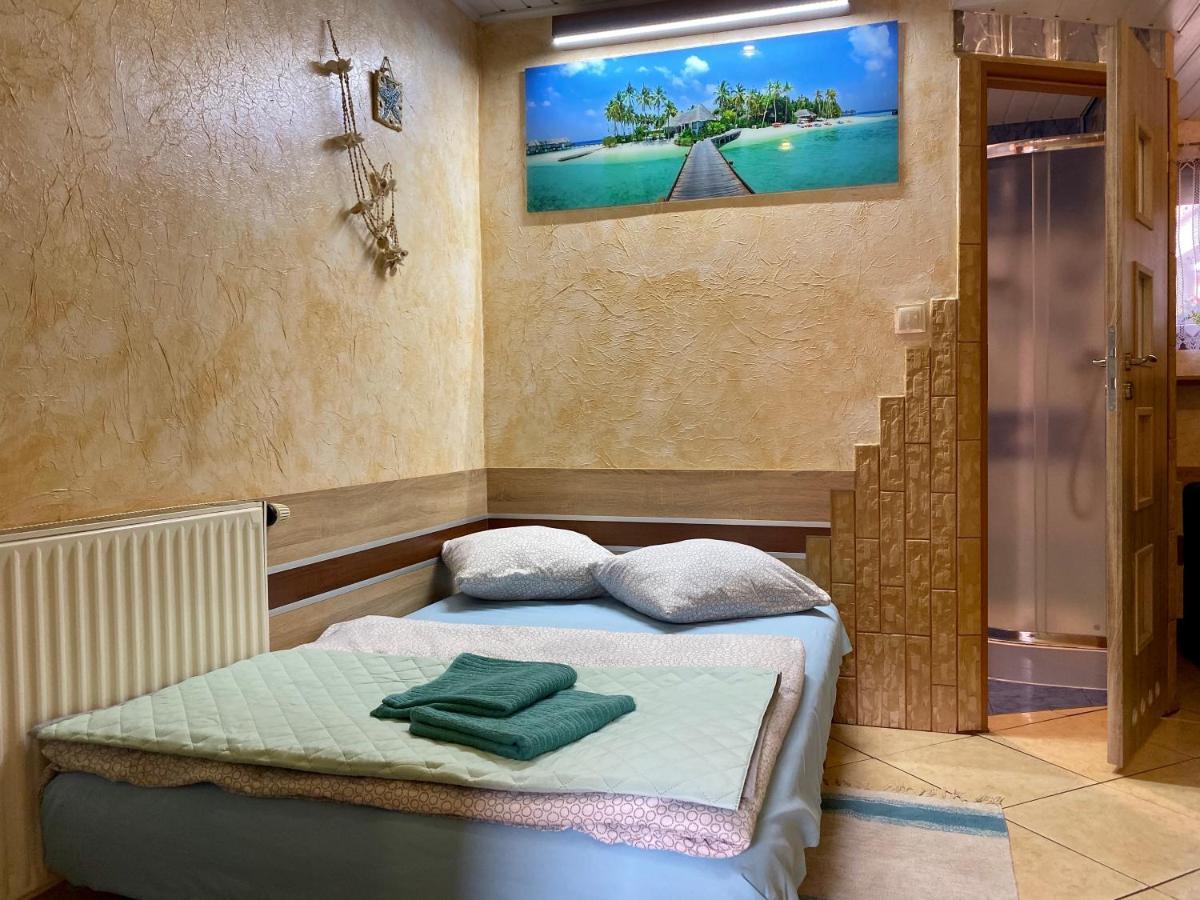 Pokoje Goscinne Gniezno Esterno foto