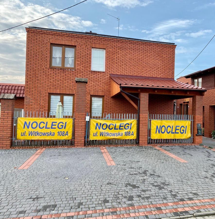 Pokoje Goscinne Gniezno Esterno foto